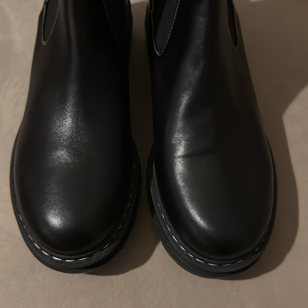 Marc Fisher Women's Patrick Chelsea Boot - Black Lug Sole Booties size 9.5 NWOT - Picture 5 of 10